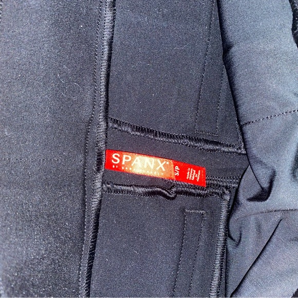 SPANX The Perfect Pant, Slim Straight in Black size Small - Picture 3 of 3